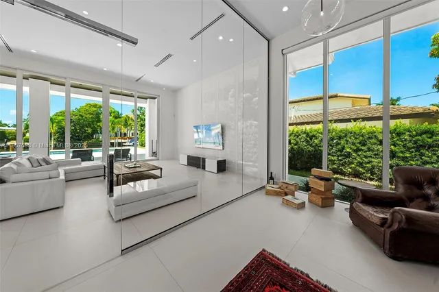 $5,440,000 | 2815 Northeast 26th Place, Fort Lauderdale, FL 33306