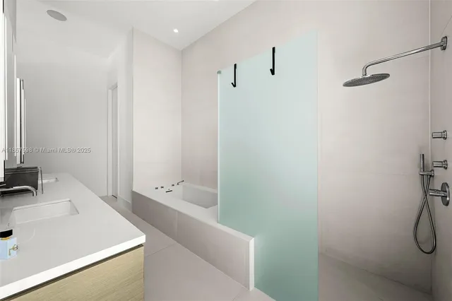 $5,440,000 | 2815 Northeast 26th Place, Fort Lauderdale, FL 33306