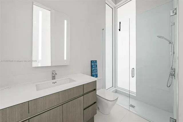 $5,440,000 | 2815 Northeast 26th Place, Fort Lauderdale, FL 33306