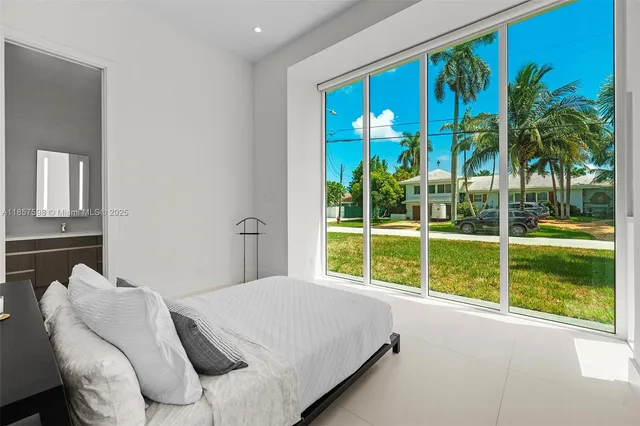 $5,440,000 | 2815 Northeast 26th Place, Fort Lauderdale, FL 33306