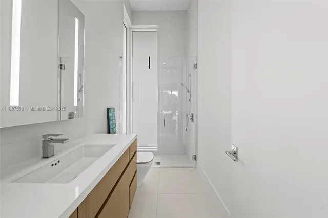 $5,440,000 | 2815 Northeast 26th Place, Fort Lauderdale, FL 33306