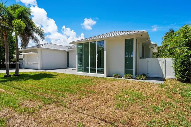 $5,440,000 | 2815 Northeast 26th Place, Fort Lauderdale, FL 33306