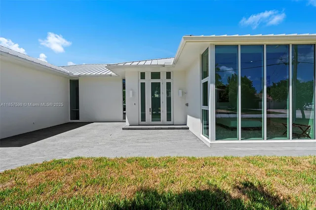 $5,440,000 | 2815 Northeast 26th Place, Fort Lauderdale, FL 33306