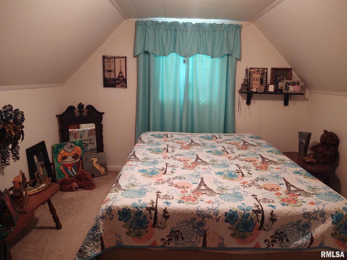601 Ohio Street Grand Chain, IL 62941 - Photo 24 of 32 a bedroom with a bed and green walls