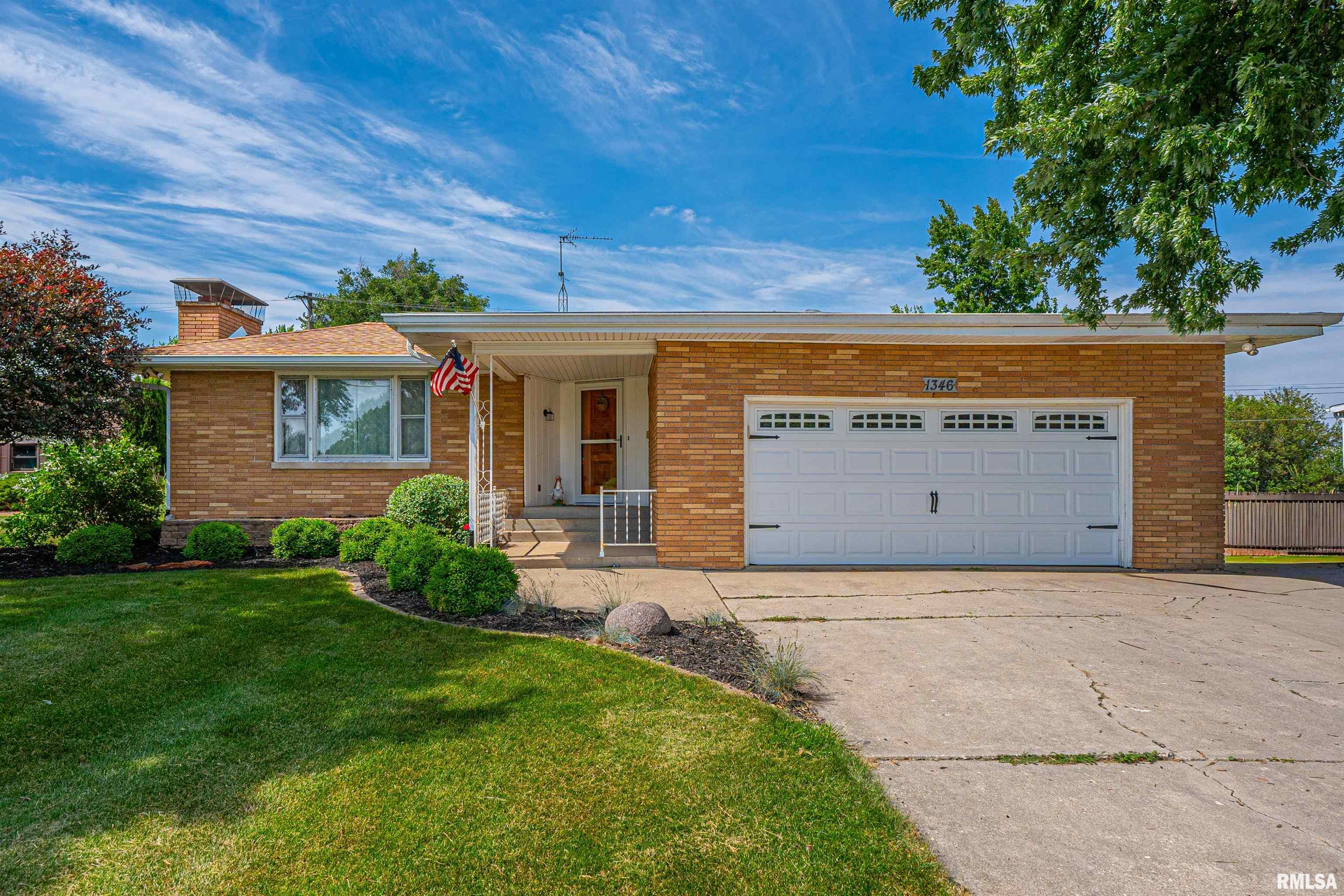 1346 Airport Road Lincoln, IL 62656 - Photo 1 of 38
