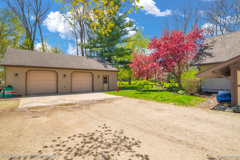 6616 Wellman Line Road Croswell, MI 48422 - Photo 7 of 47