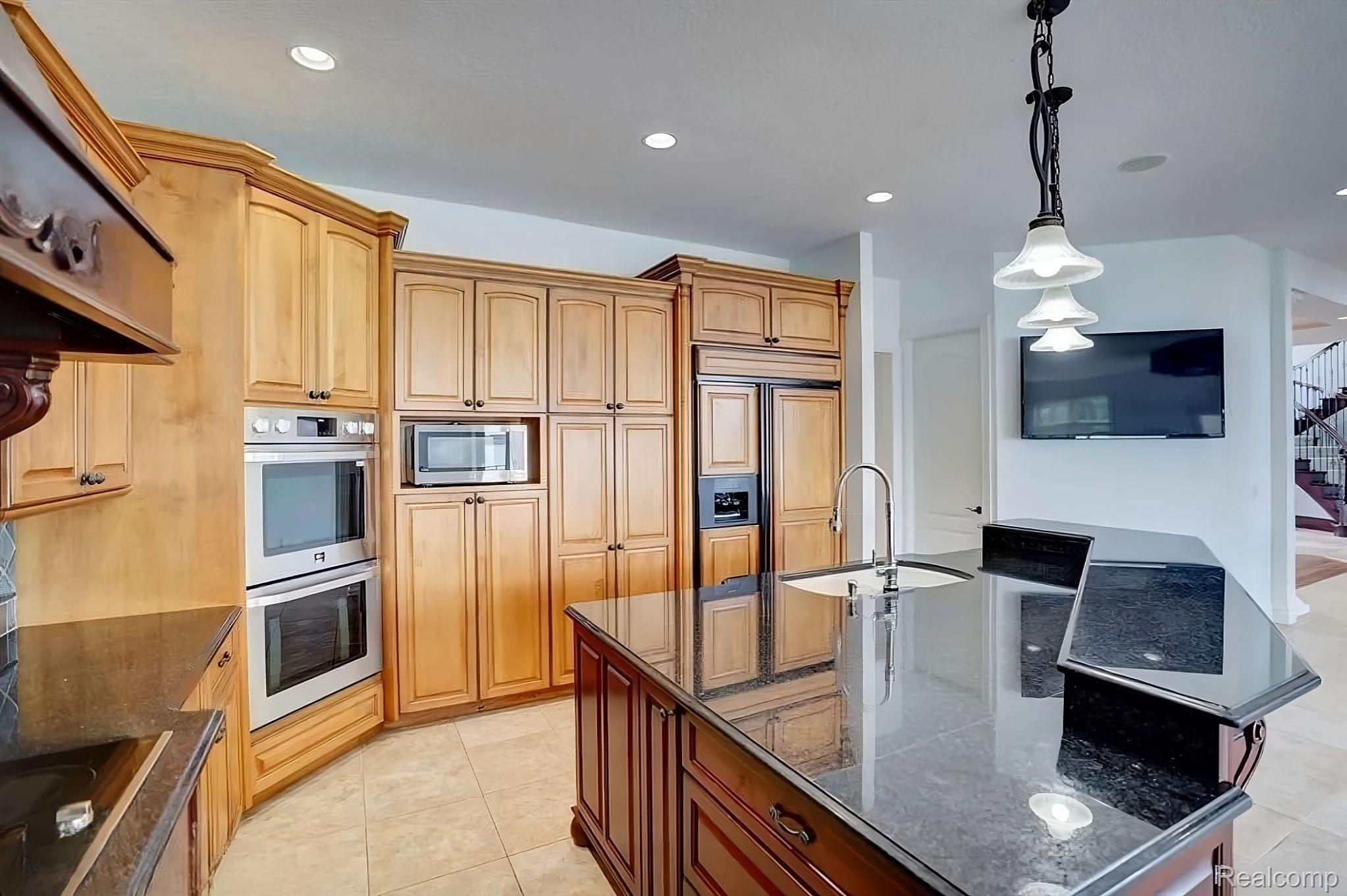 2571 North Long Lake Road Fenton, MI 48430 - Photo 19 of 78