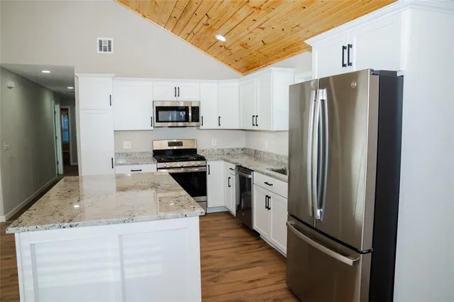 $195,000 | 1121 South Lafayette Avenue, Chanute, KS 66720