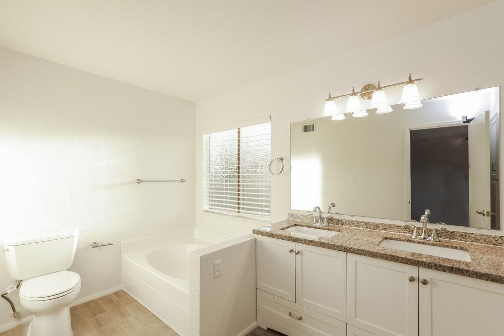 1635 East Apollo Road Phoenix, AZ 85042 - Photo 13 of 18 Photo #13