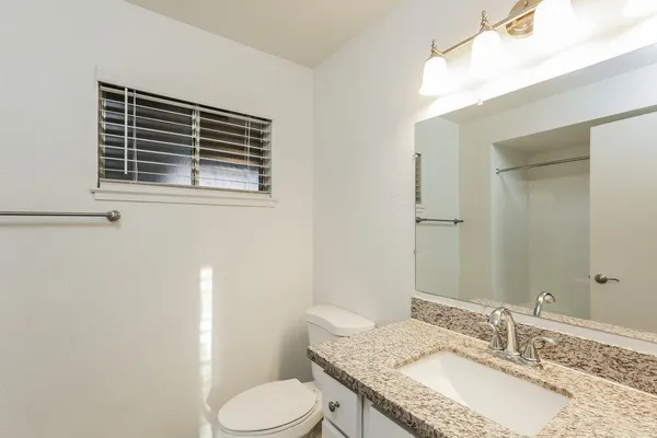 $2,390 | 1635 East Apollo Road, Phoenix, AZ 85042