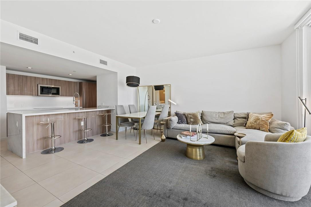 401 North Birch Road, Unit 411 Fort Lauderdale, FL 33304 - Photo 7 of 27 Photo 7