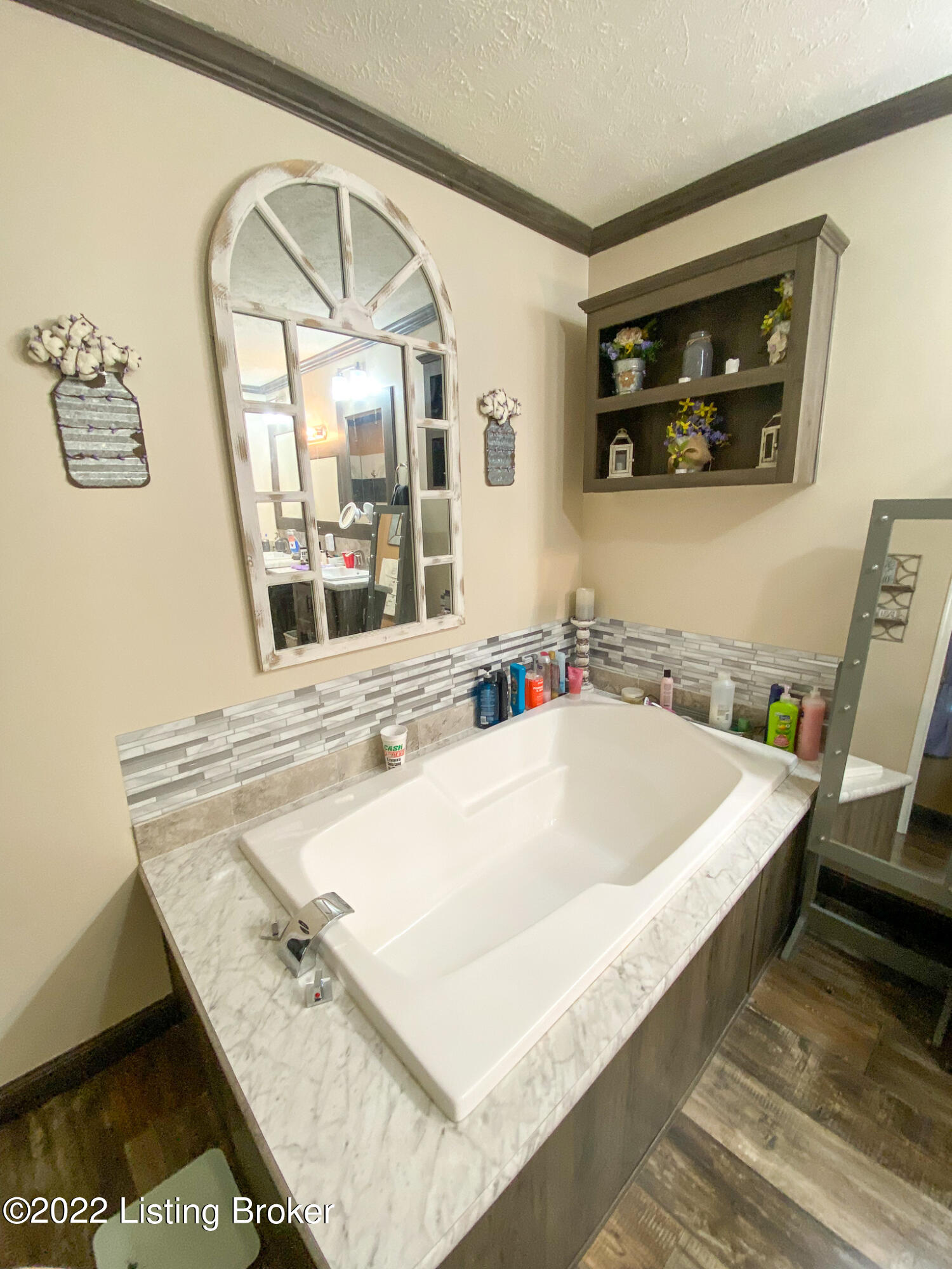 935 Frontage Road Leitchfield, KY 42754 - Photo 31 of 96 Soaker Tub