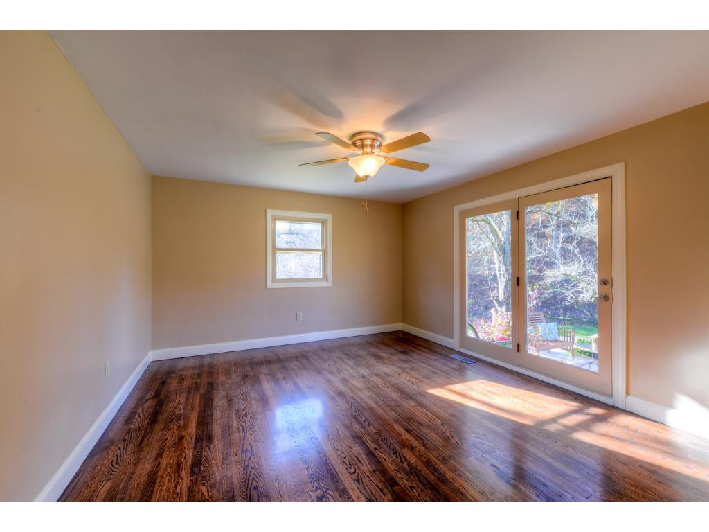 403 Spring Brook Drive Bristol, TN 37620 - Photo 20 of 24 master bedroom