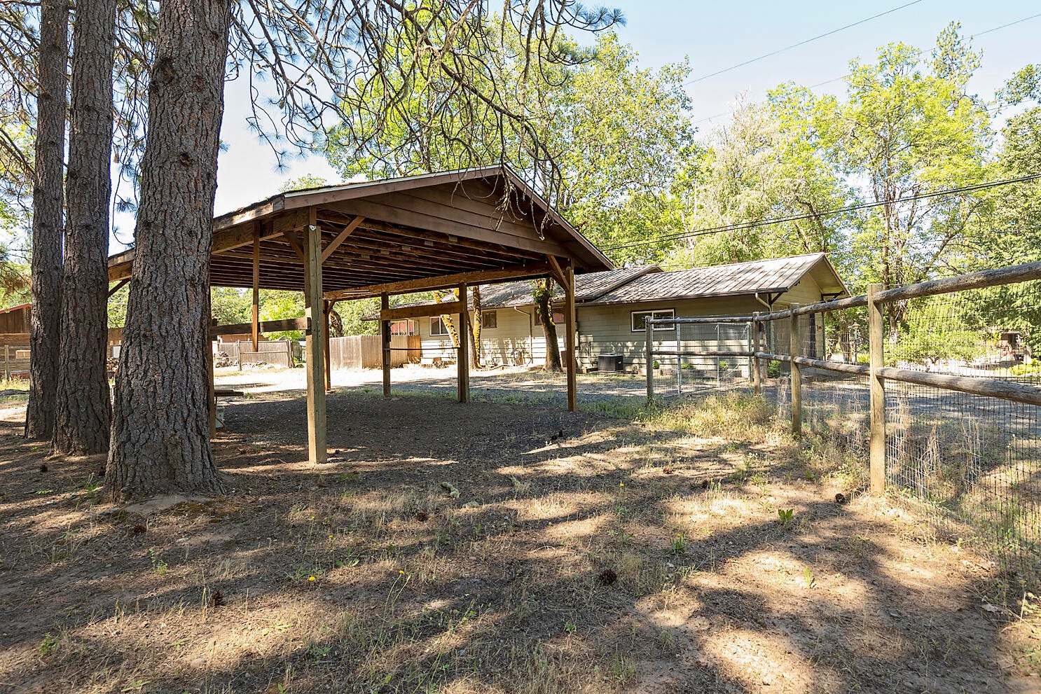 895 Old Ferry Road Shady Cove, OR 97539 - Photo 4 of 6 Fully fenced and Gated