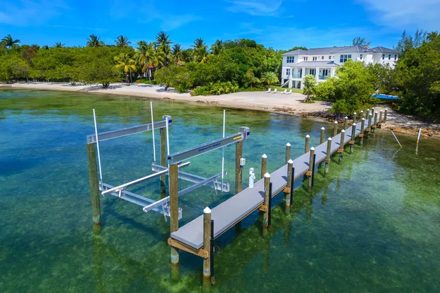 $15,750,000 | 75840 Overseas Highway, Islamorada, FL 33036