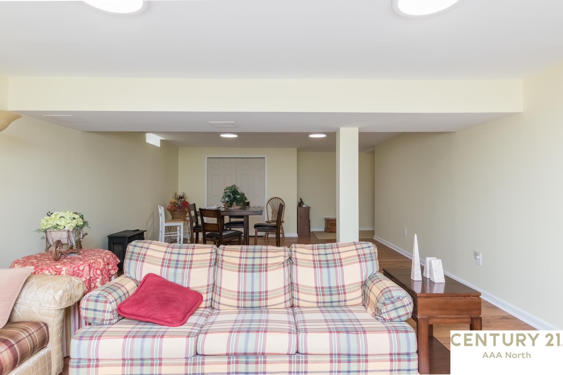 2327 Rochelle Park Drive Rochester, MI 48309 - Photo 46 of 58 50146531-27432b77-a20e-45e2-9a45-e34582939027.JPG