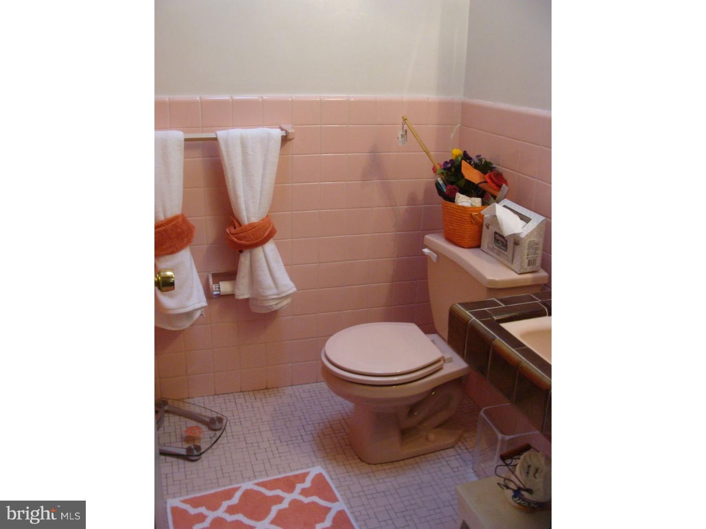 121 Juniper Road Havertown, PA 19083 - Photo 15 of 24 Bathroom