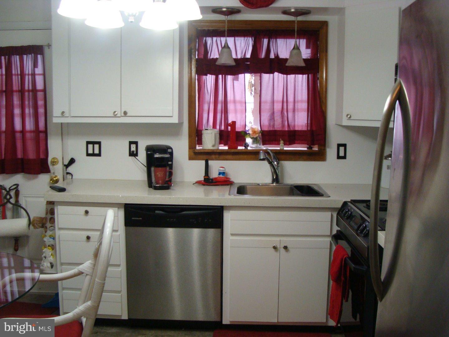121 Juniper Road Havertown, PA 19083 - Photo 9 of 24 Kitchen