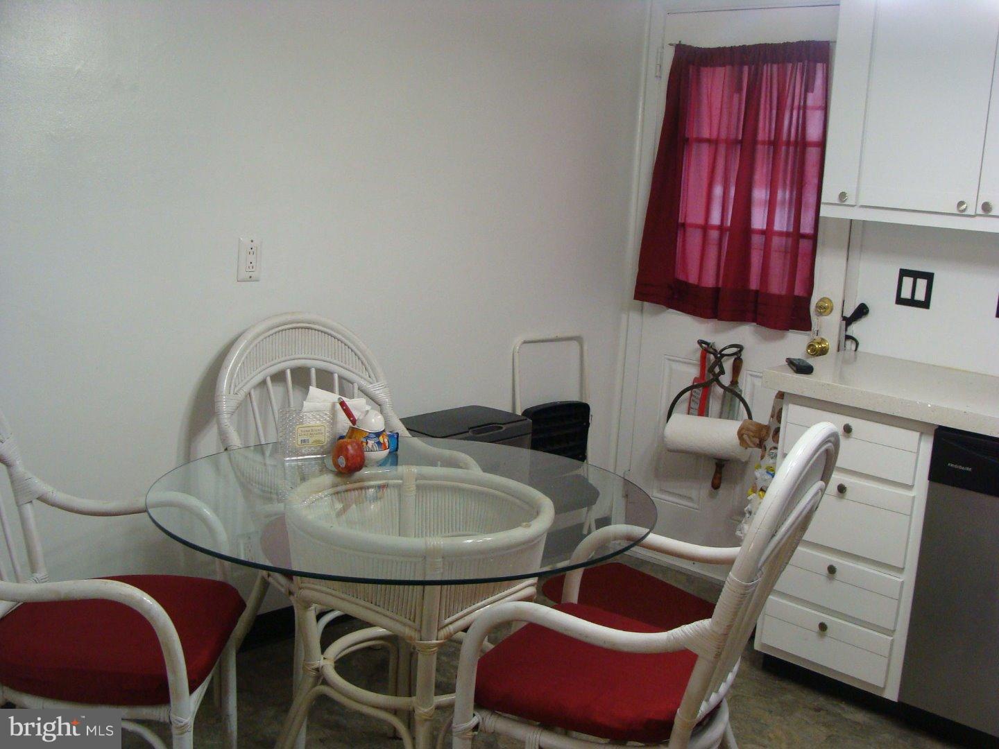 121 Juniper Road Havertown, PA 19083 - Photo 10 of 24 Kitchen