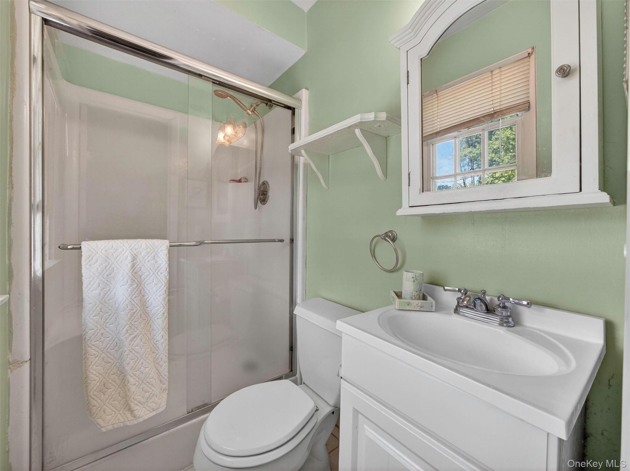 121 Sunset Road Blauvelt, NY 10913 - Photo 16 of 32 #1 Bath -2nd fl