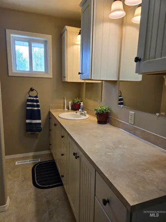 $525,000 | 1932 Northwest 4th Avenue, Ontario, OR 97914