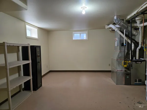 $525,000 | 1932 Northwest 4th Avenue, Ontario, OR 97914