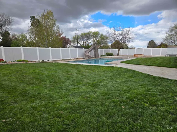 $525,000 | 1932 Northwest 4th Avenue, Ontario, OR 97914