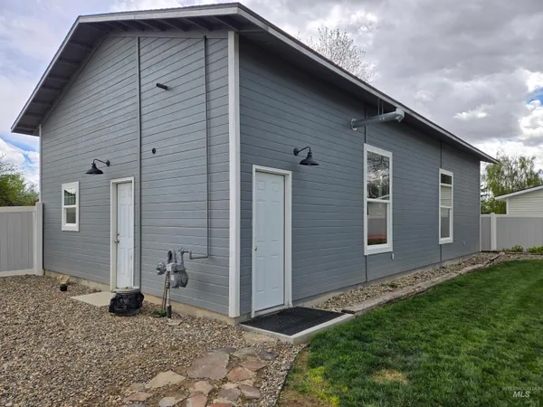 $525,000 | 1932 Northwest 4th Avenue, Ontario, OR 97914