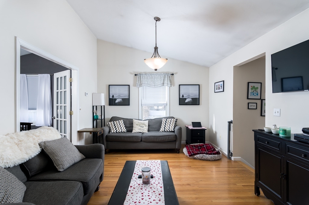 27 Inverness Avenue Worcester, MA 01604 - Photo 12 of 26 Gallery Image 12