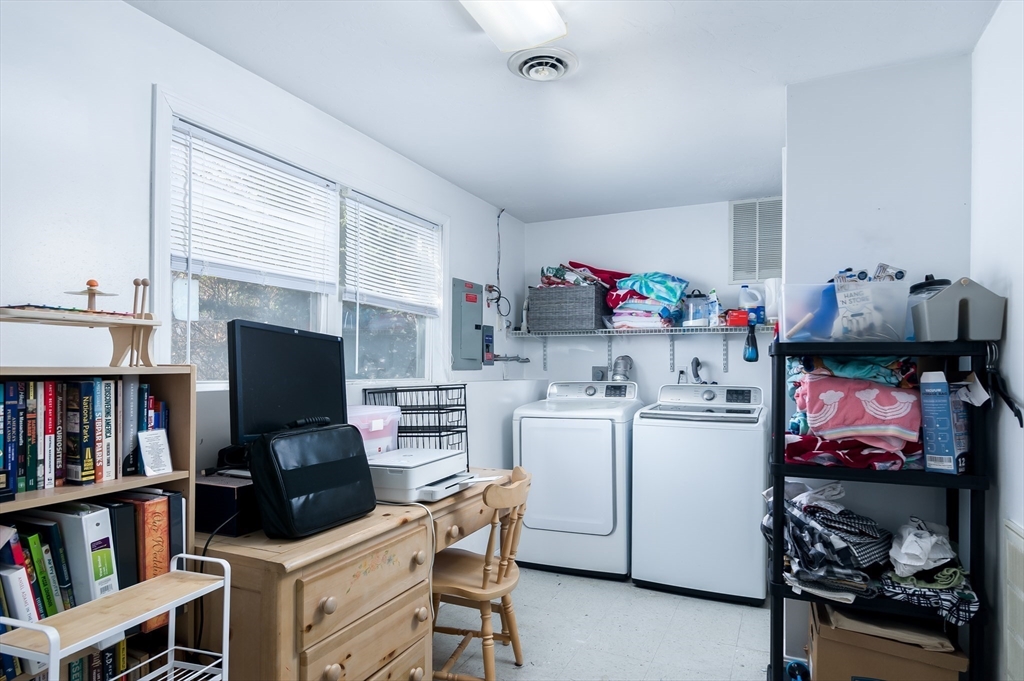 27 Inverness Avenue Worcester, MA 01604 - Photo 17 of 26 Gallery Image 17