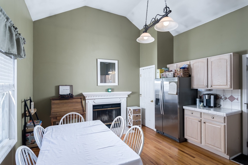 27 Inverness Avenue Worcester, MA 01604 - Photo 8 of 26 Gallery Image 8