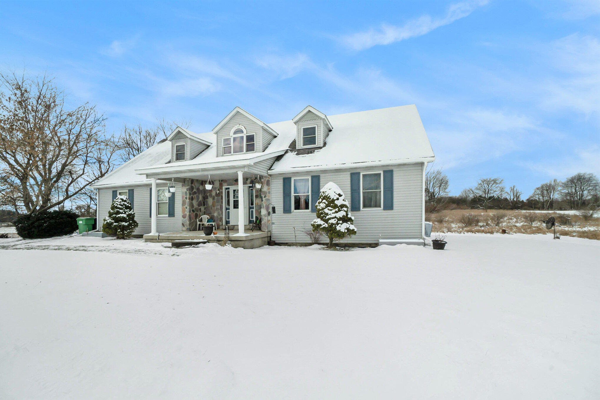9391 Neff Road Northeast Edmore, MI 48829 - Photo 4 of 38 4