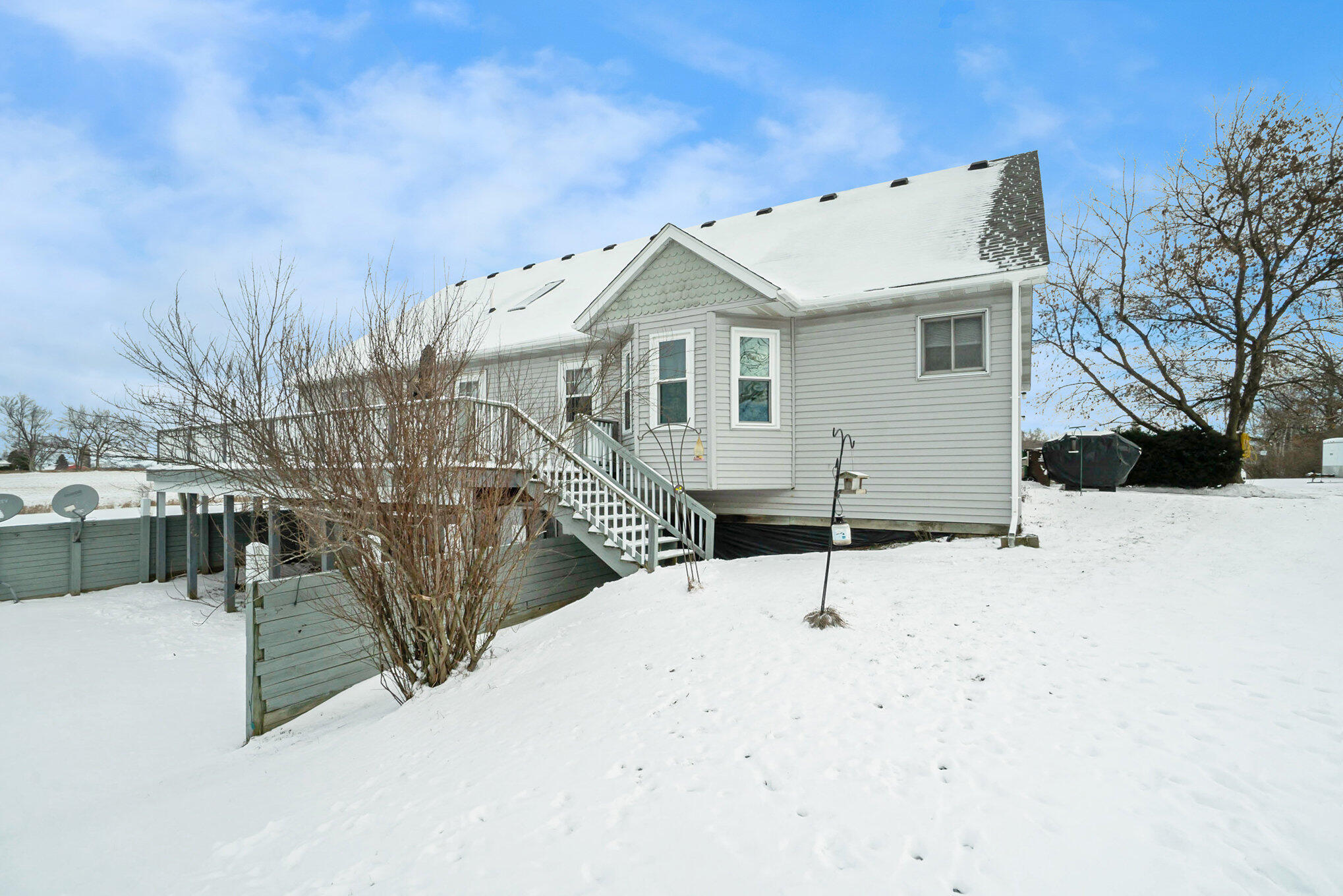 9391 Neff Road Northeast Edmore, MI 48829 - Photo 6 of 38 6