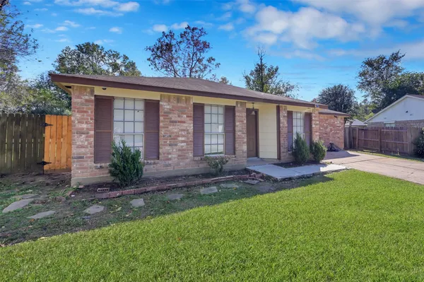 $1,675 | 1018 Surrey Court, Tomball, TX 77375