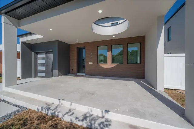 $4,995 | 2721 17th Avenue North, St. Petersburg, FL 33713