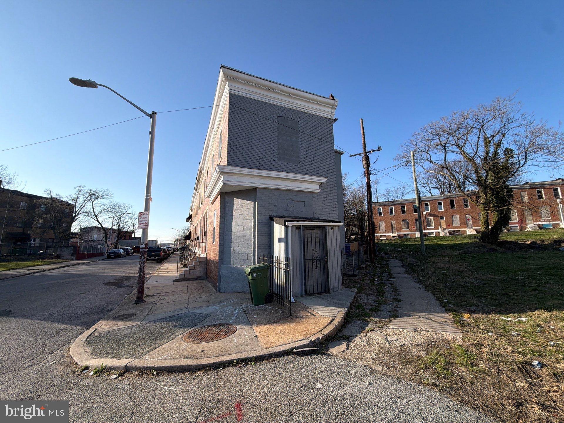 33 South Calverton Road Baltimore, MD 21223 - Photo 2 of 26