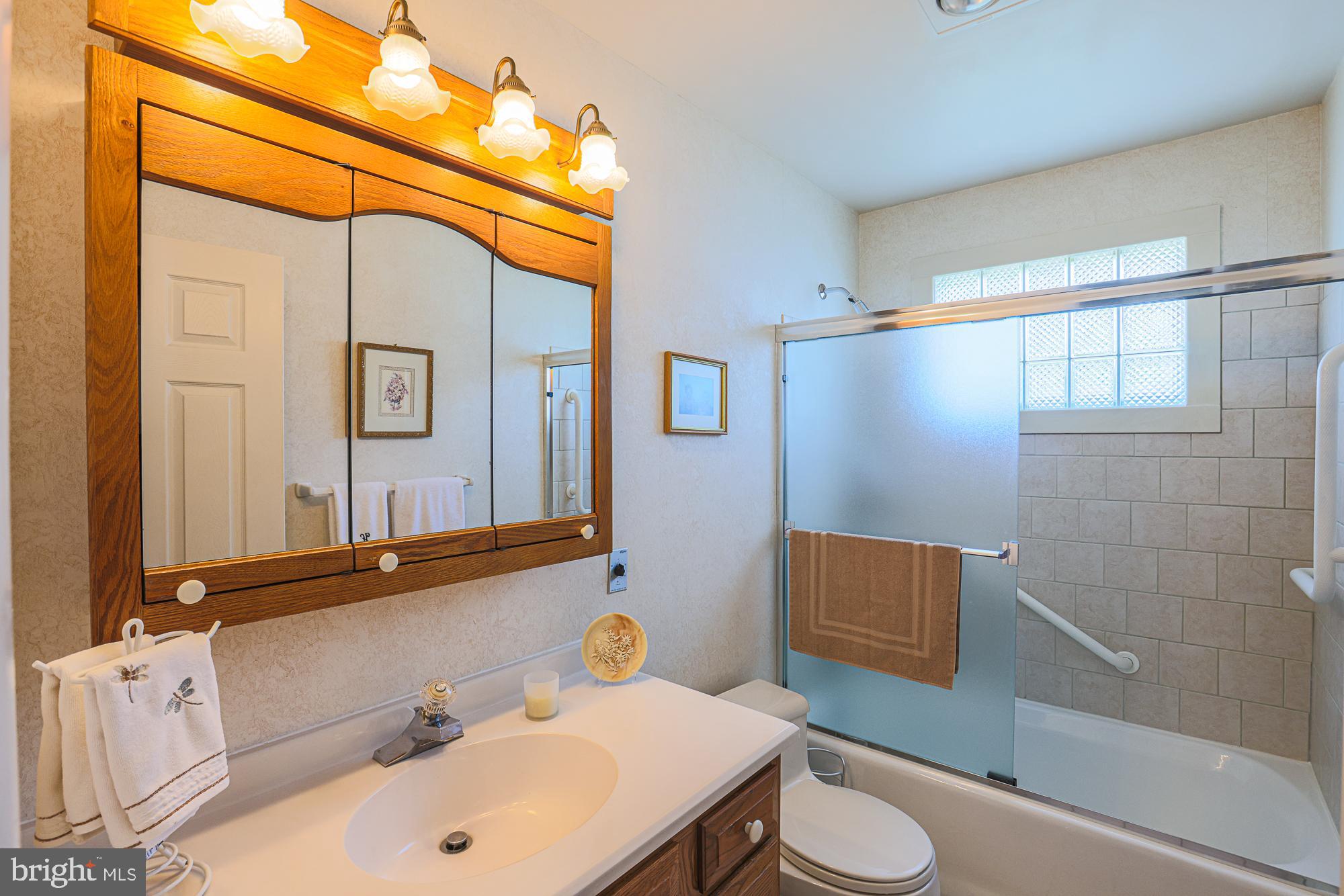 9624 Dundawan Road Nottingham, MD 21236 - Photo 15 of 36 Full Bath-Main Level