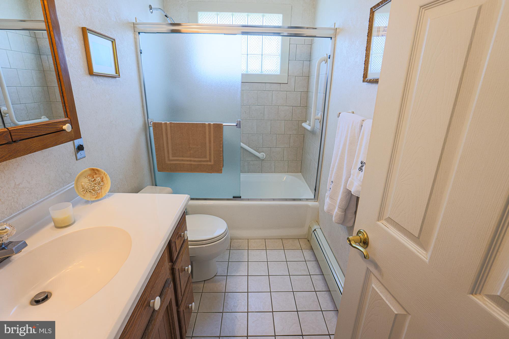 9624 Dundawan Road Nottingham, MD 21236 - Photo 16 of 36 Full Bath-Main Level