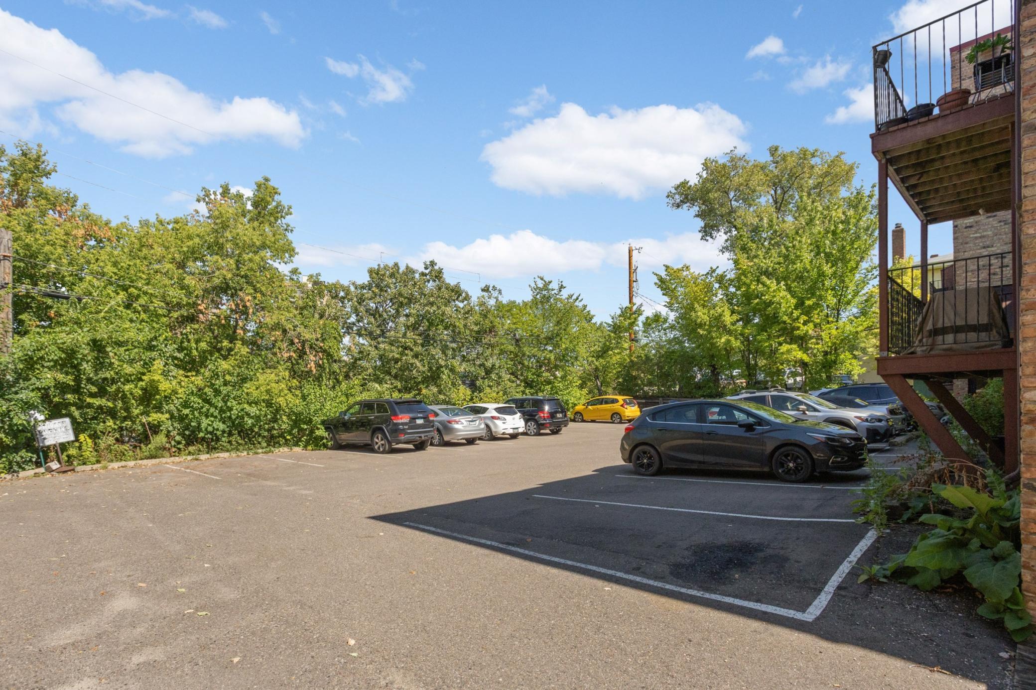 520 Ridgewood Avenue, Unit 102 Minneapolis, MN 55403 - Photo 22 of 43 Gallery Image 22