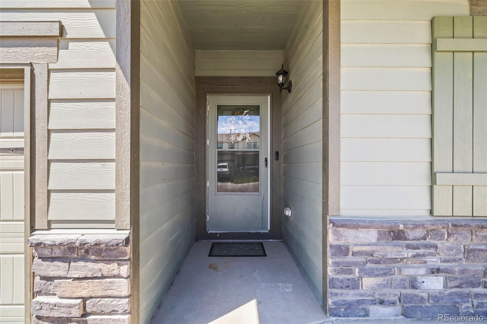 311 Maple Street Bennett, CO 80102 - Photo 5 of 36