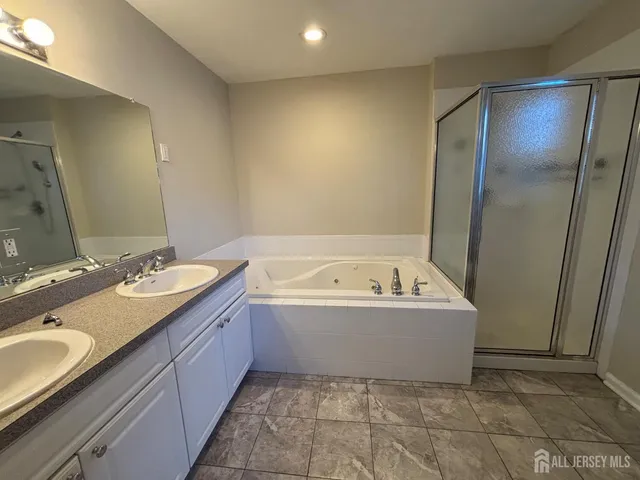 $2,890 | 189 Sunshine Drive, Unit 189, Piscataway, NJ 08854