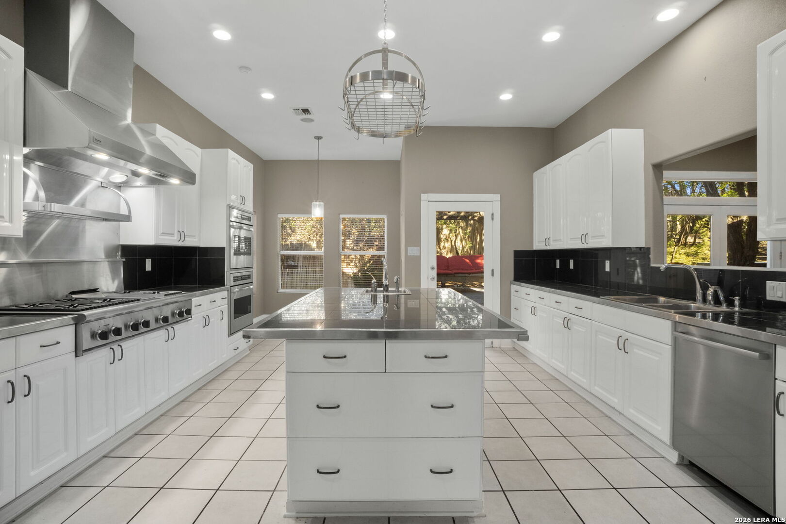 16744 Windjammer Helotes, TX 78023 - Photo 13 of 49