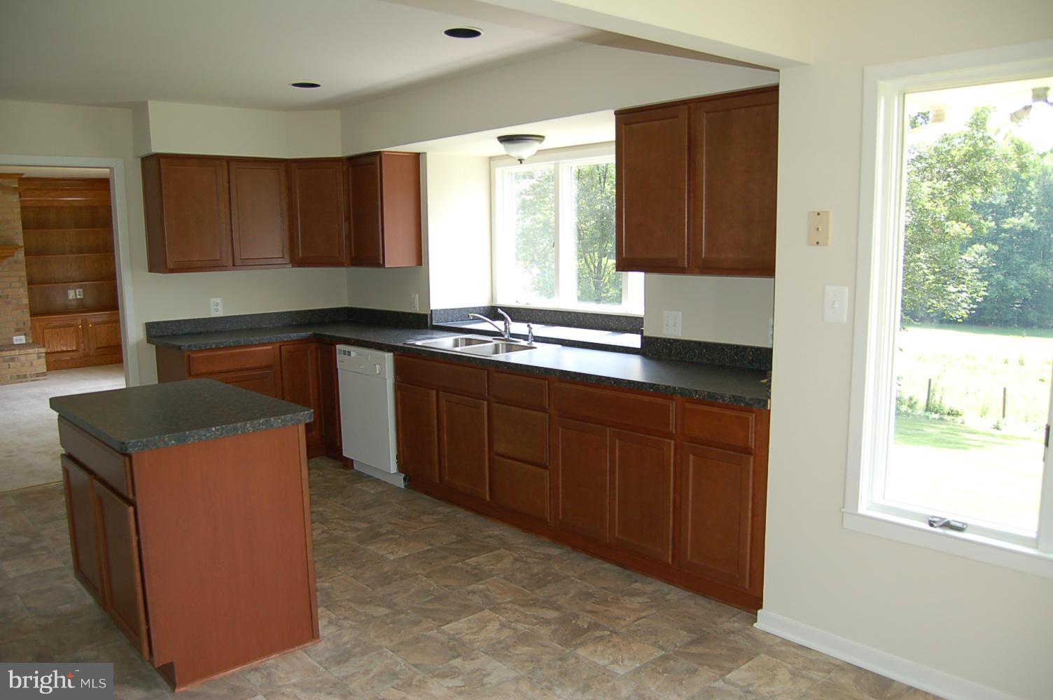 301 Storck Road Fredericksburg, VA 22406 - Photo 18 of 26 Kitchen