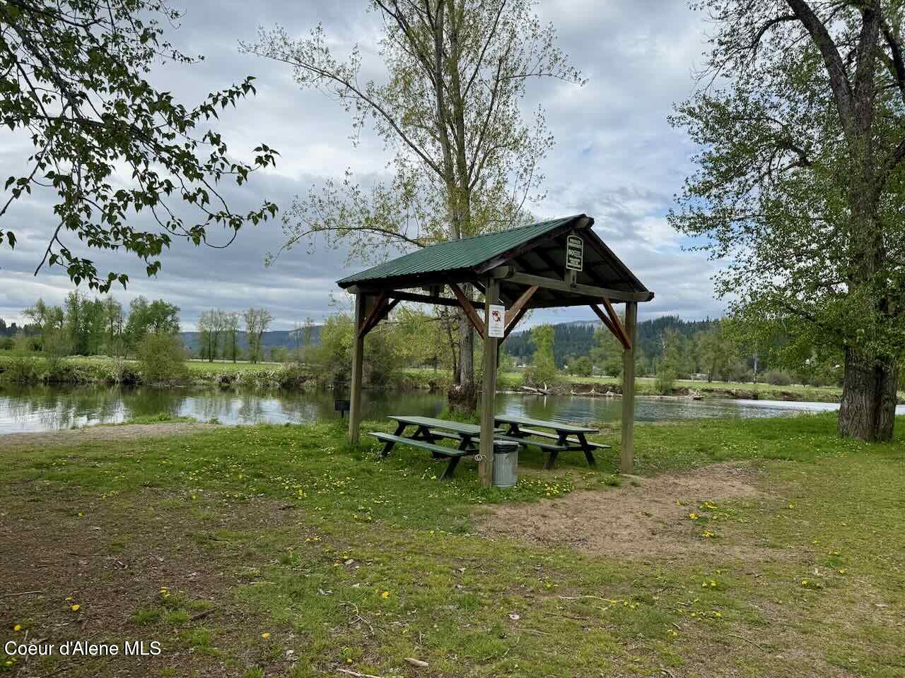 149 Sunny Road St. Maries, ID 83861 - Photo 5 of 13 HOA Picnic area