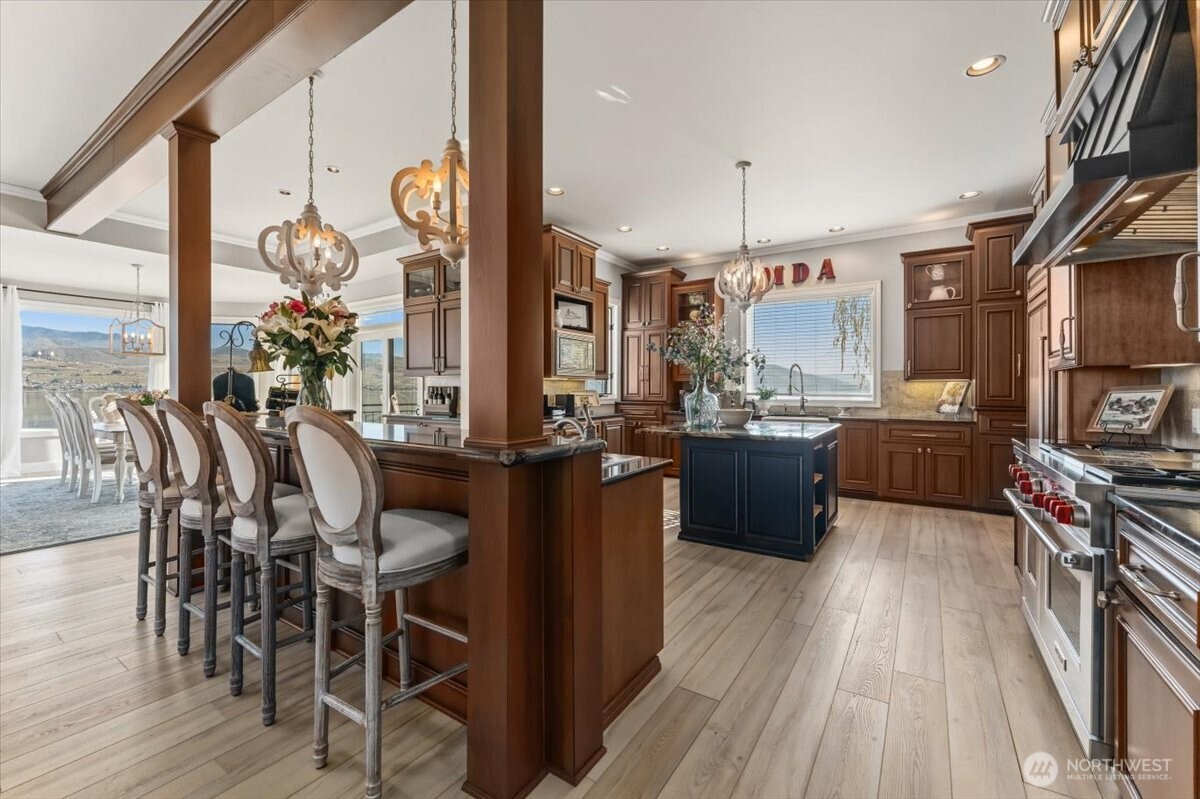 3300 South Lakeshore Road Chelan, WA 98816 - Photo 15 of 40