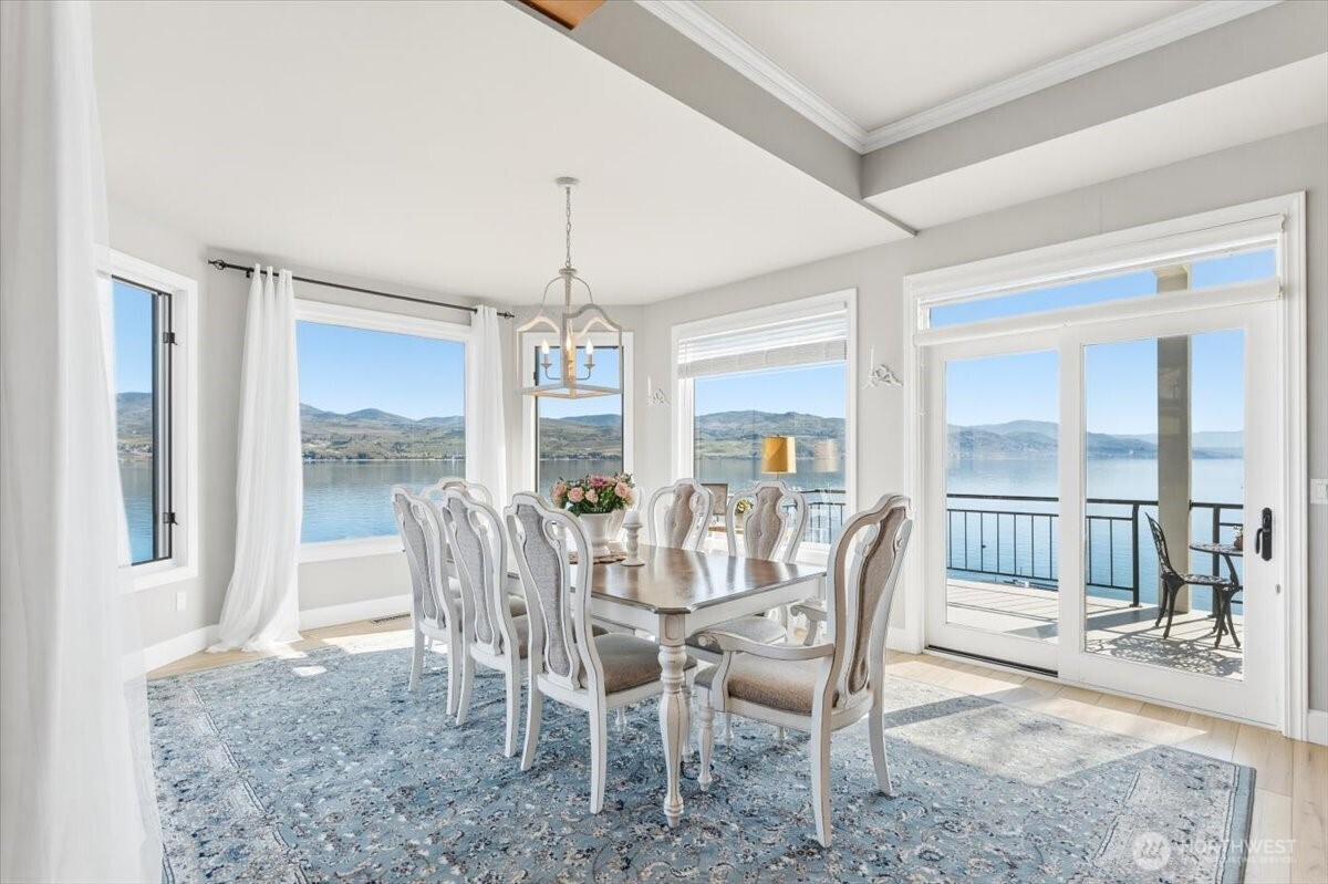 3300 South Lakeshore Road Chelan, WA 98816 - Photo 16 of 40