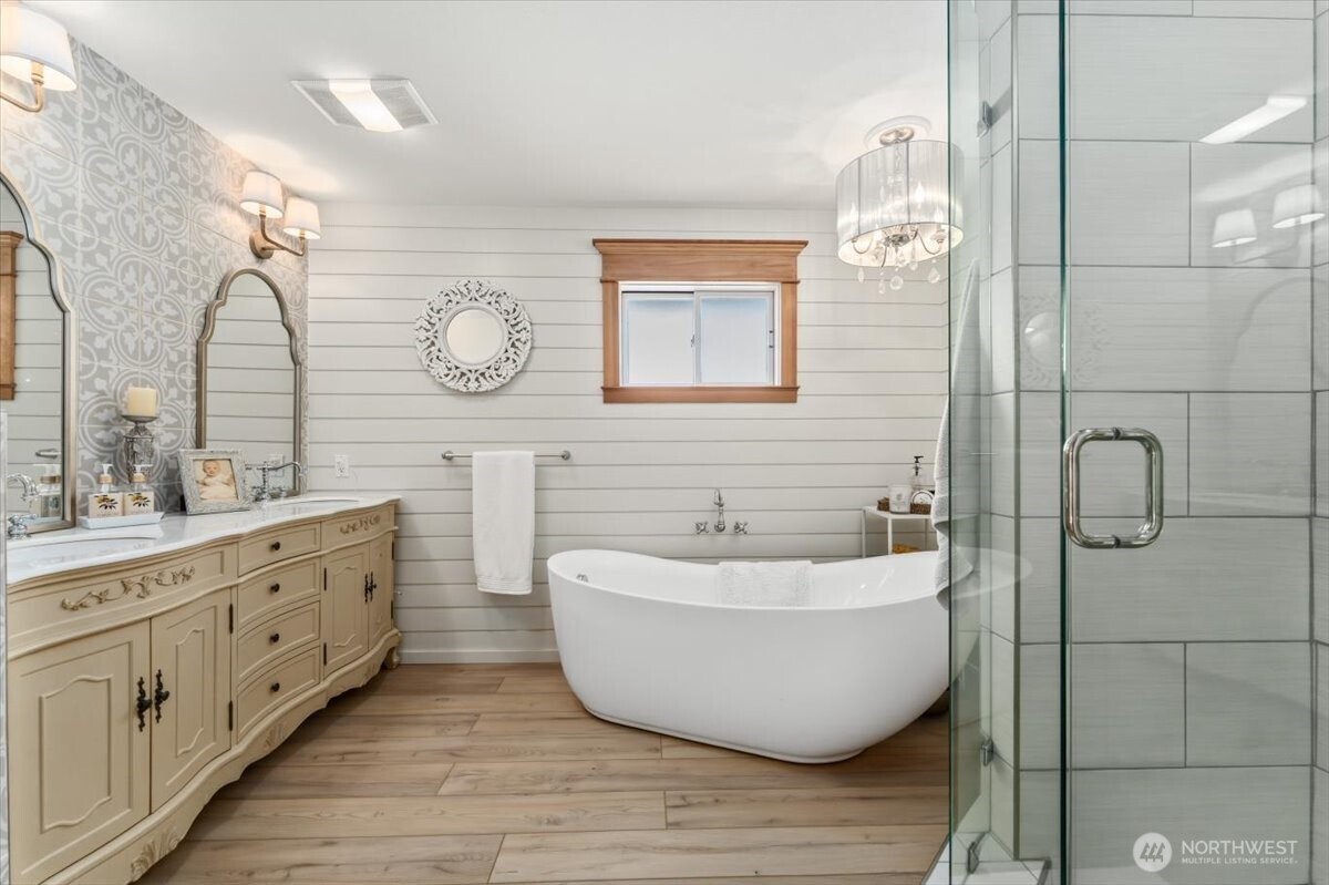3300 South Lakeshore Road Chelan, WA 98816 - Photo 18 of 40
