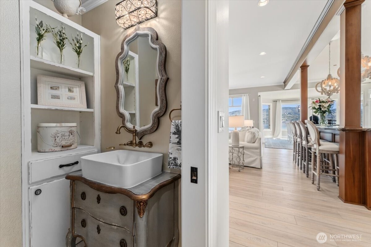 3300 South Lakeshore Road Chelan, WA 98816 - Photo 20 of 40