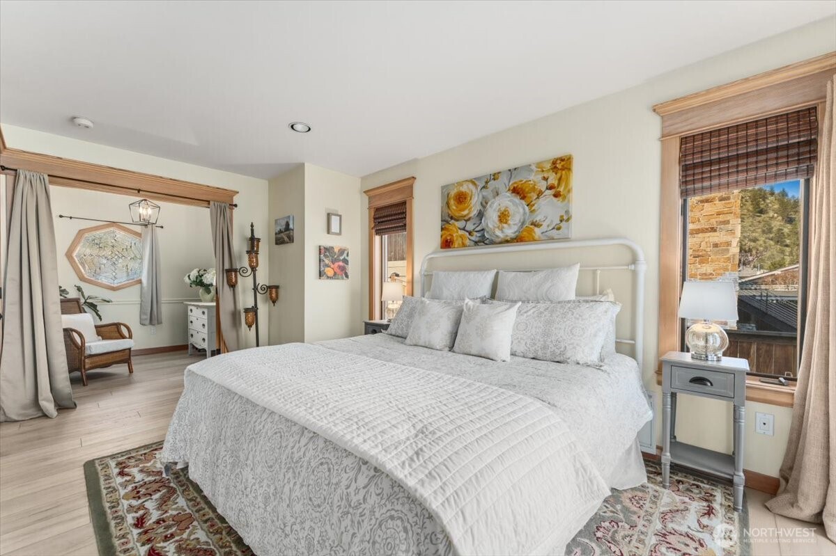 3300 South Lakeshore Road Chelan, WA 98816 - Photo 23 of 40
