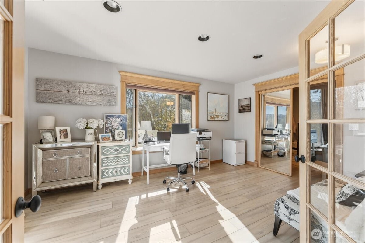 3300 South Lakeshore Road Chelan, WA 98816 - Photo 24 of 40